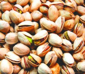 Pistachios are nuts that have a good effect on men's perspiration.